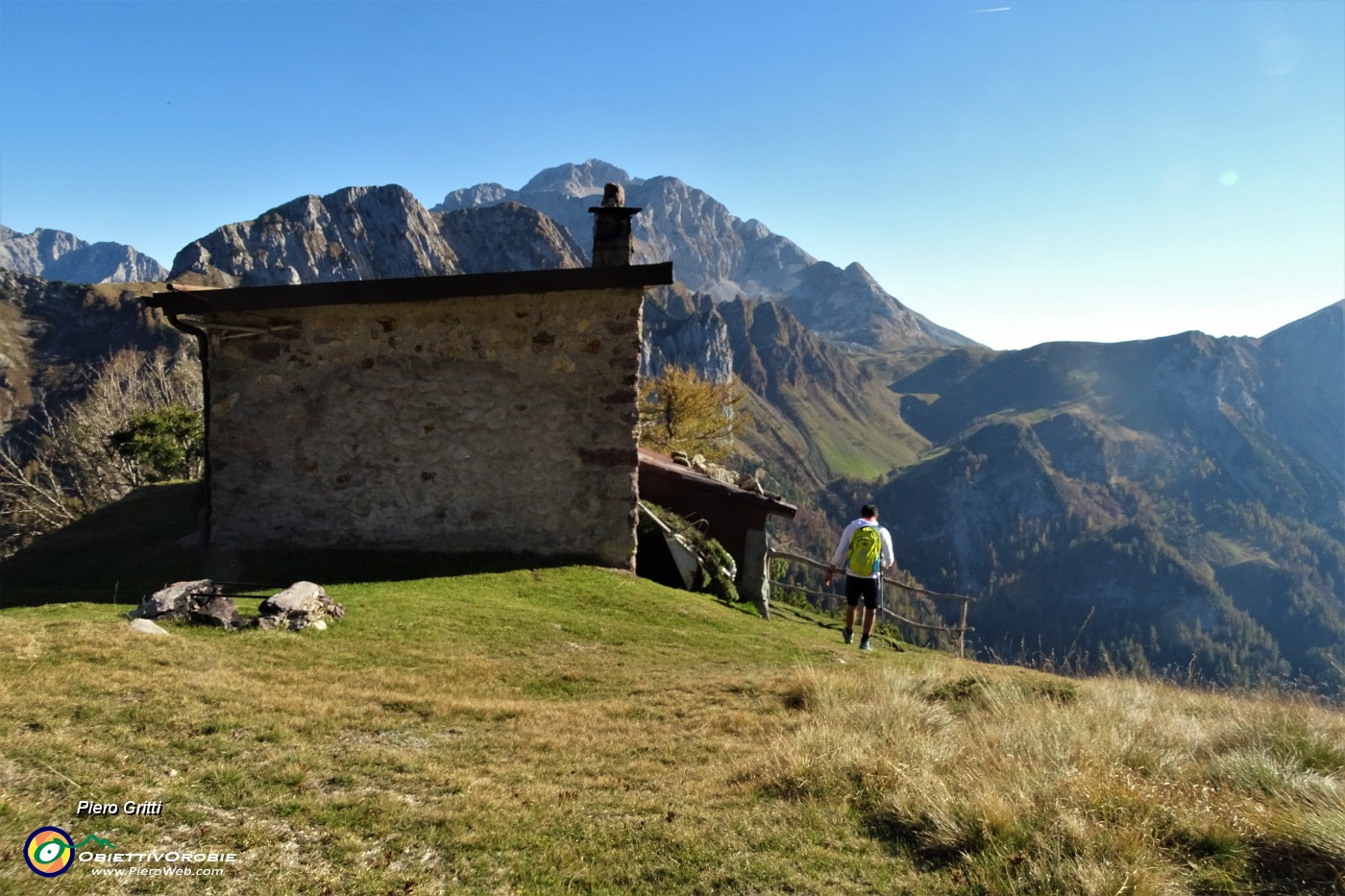 82 Al Roccolo del Tino sostiamo un momento.JPG